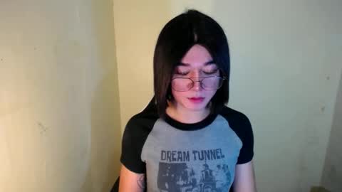 Snapshot of desirable_lorinexx chatting on 01-20-25, 12:04 LORINE online show from 01-20-25, 12:04