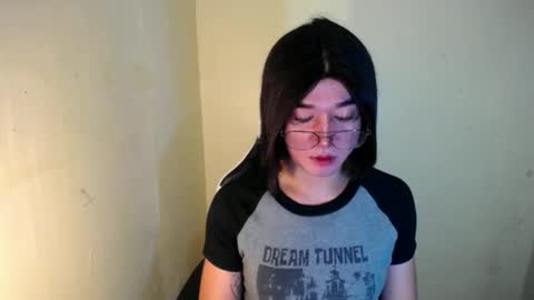 Snapshot of desirable_lorinexx chatting on 01-20-25, 05:04 LORINE online show from 01-20-25, 05:04