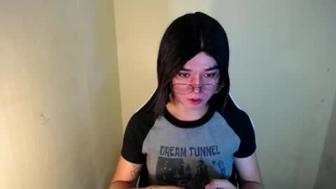 Snapshot of desirable_lorinexx chatting on 01-21-25, 05:49 LORINE online show from 01-21-25, 05:49