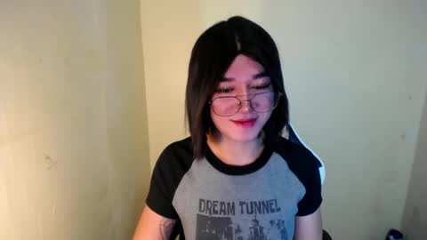 Snapshot of desirable_lorinexx chatting on 01-21-25, 11:34 LORINE online show from 01-21-25, 11:34