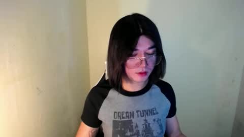 Snapshot of desirable_lorinexx chatting on 01-24-25, 09:15 LORINE online show from 01-24-25, 09:15