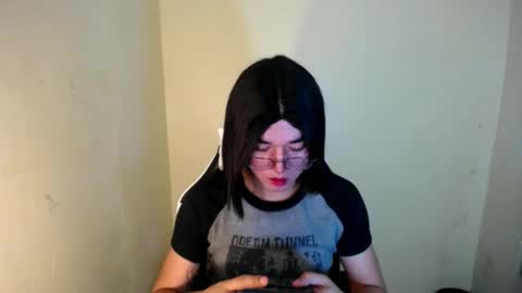 Snapshot of desirable_lorinexx chatting on 01-27-25, 12:43 LORINE online show from 01-27-25, 12:43