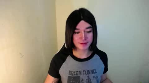 Snapshot of desirable_lorinexx chatting on 01-30-25, 01:00 LORINE online show from 01-30-25, 01:00