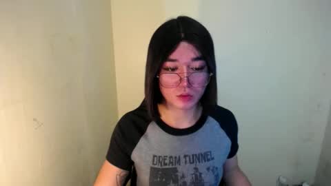 Snapshot of desirable_lorinexx chatting on 02-02-25, 05:10 LORINE online show from 02-02-25, 05:10