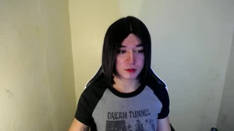 Snapshot of desirable_lorinexx chatting on 02-10-25, 02:48 LORINE online show from 02-10-25, 02:48