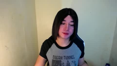 Snapshot of desirable_lorinexx chatting on 02-12-25, 10:26 LORINE online show from 02-12-25, 10:26