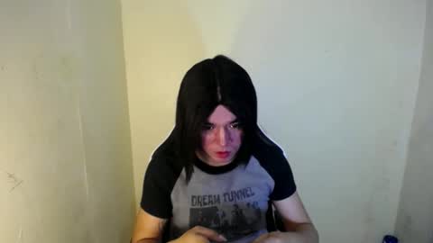 Snapshot of desirable_lorinexx chatting on 02-13-25, 01:29 LORINE online show from 02-13-25, 01:29