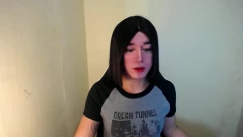 Snapshot of desirable_lorinexx chatting on 02-15-25, 12:43 LORINE online show from 02-15-25, 12:43