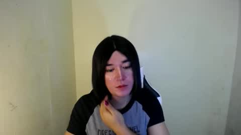 Snapshot of desirable_lorinexx chatting on 02-17-25, 04:20 LORINE online show from 02-17-25, 04:20