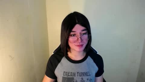 Snapshot of desirable_lorinexx chatting on 02-22-25, 09:15 LORINE online show from 02-22-25, 09:15