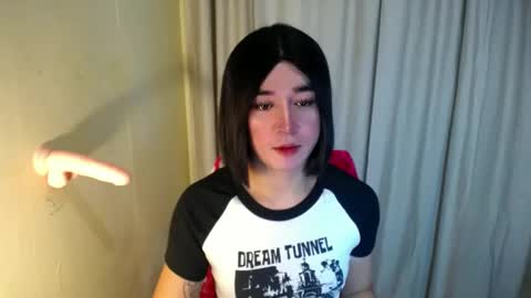 Snapshot of desirable_lorinexx chatting on 02-25-25, 12:03 LORINE online show from 02-25-25, 12:03