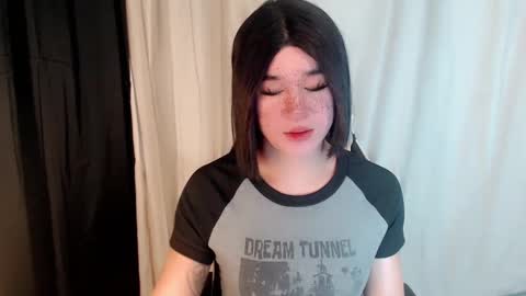 Snapshot of desirable_lorinexx chatting on 03-08-25, 12:44 LORINE online show from 03-08-25, 12:44
