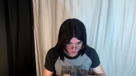 Snapshot of desirable_lorinexx chatting on 03-08-25, 03:50 LORINE online show from 03-08-25, 03:50