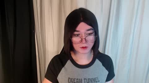 Snapshot of desirable_lorinexx chatting on 03-09-25, 11:14 LORINE online show from 03-09-25, 11:14