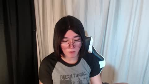 Snapshot of desirable_lorinexx chatting on 03-10-25, 02:17 LORINE online show from 03-10-25, 02:17