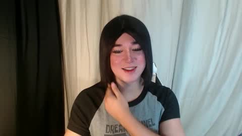 Snapshot of desirable_lorinexx chatting on 03-12-25, 04:35 LORINE online show from 03-12-25, 04:35