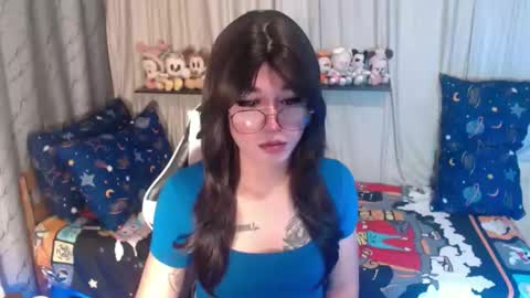 Snapshot of desirable_lorinexx chatting on 09-15-25, 12:10 LORINE online show from 09-15-25, 12:10