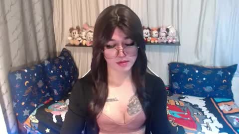Snapshot of desirable_lorinexx chatting on 09-19-25, 09:26 LORINE online show from 09-19-25, 09:26