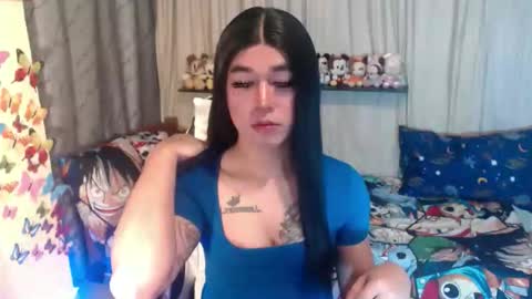 Snapshot of desirable_lorinexx chatting on 09-22-25, 01:57 LORINE online show from 09-22-25, 01:57