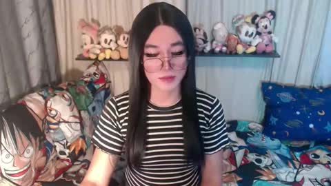 Snapshot of desirable_lorinexx chatting on 10-07-25, 07:11 LORINE online show from 10-07-25, 07:11
