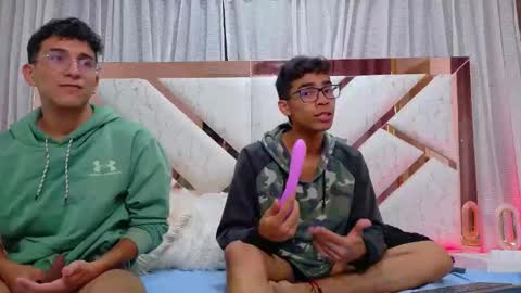 Snapshot of desire4duo chatting on 10-25-25, 01:07 desire4duo online show from 10-25-25, 01:07