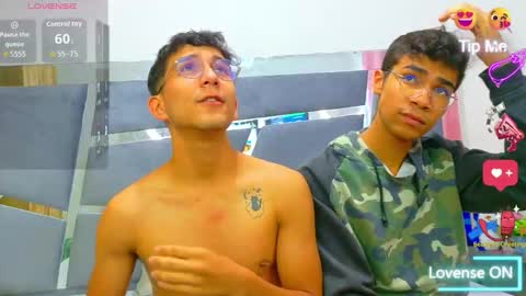 Snapshot of desire4duo chatting on 11-17-25, 12:55 desire4duo online show from 11-17-25, 12:55