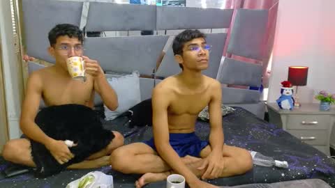 Snapshot of desire4duo chatting on 11-18-25, 01:26 desire4duo online show from 11-18-25, 01:26