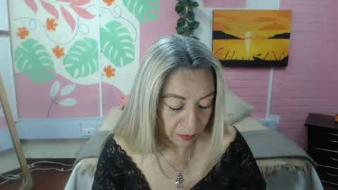 Snapshot of desire_latin chatting on 11-03-25, 04:19 VALERIA online show from 11-03-25, 04:19