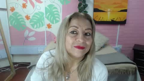 Snapshot of desire_latin chatting on 11-14-25, 03:33 VALERIA online show from 11-14-25, 03:33