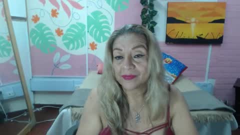 Snapshot of desire_latin chatting on 12-19-25, 04:36 VALERIA online show from 12-19-25, 04:36