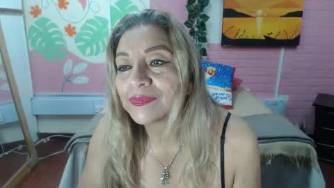 Snapshot of desire_latin chatting on 01-12-26, 03:50 VALERIA online show from 01-12-26, 03:50