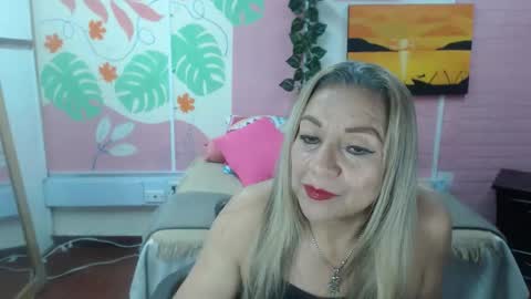Snapshot of desire_latin chatting on 02-05-26, 04:00 VALERIA online show from 02-05-26, 04:00