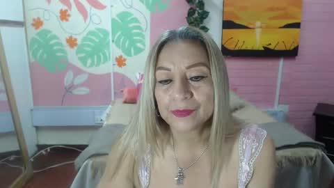 Snapshot of desire_latin chatting on 02-14-26, 04:48 VALERIA online show from 02-14-26, 04:48