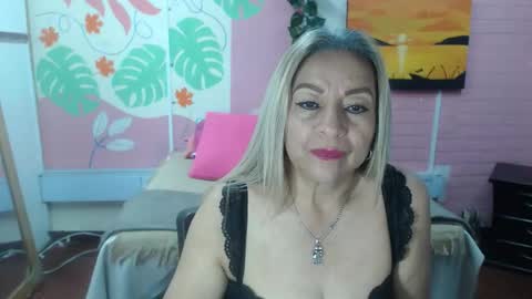 Snapshot of desire_latin chatting on 02-16-26, 04:47 VALERIA online show from 02-16-26, 04:47