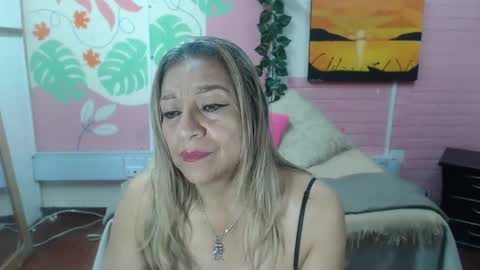 Snapshot of desire_latin chatting on 03-04-26, 03:51 VALERIA online show from 03-04-26, 03:51