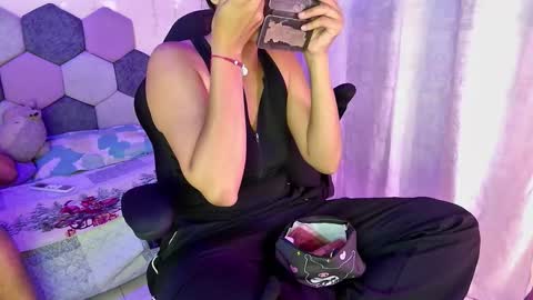 TORI AND MR. BEAR online show from 12-18-25, 06:14