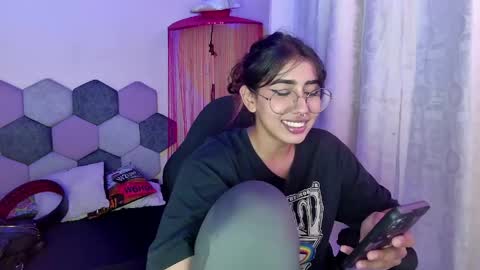 TORI AND MR. BEAR online show from 05-19-26, 06:25