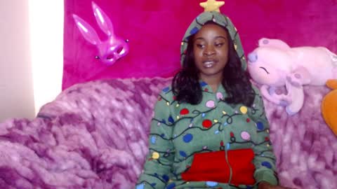 Snapshot of desireeafterdark chatting on 12-12-24, 05:15 desireeafterdark online show from 12-12-24, 05:15
