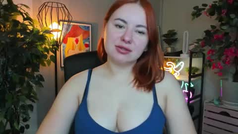 Snapshot of desirelayla chatting on 10-14-25, 06:36 LAYLA online show from 10-14-25, 06:36