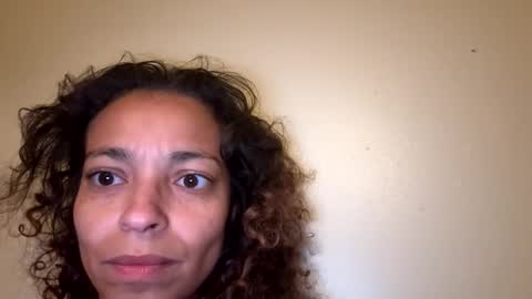 Snapshot of desirelillypuff chatting on 04-16-26, 02:12 desirelillypuff online show from 04-16-26, 02:12