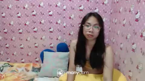 Snapshot of desiring4u chatting on 05-15-26, 11:56 Lovie online show from 05-15-26, 11:56