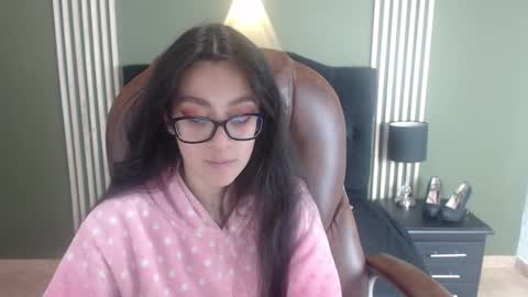 Snapshot of desiring__angel chatting on 12-12-24, 09:58 Desiring Angel online show from 12-12-24, 09:58