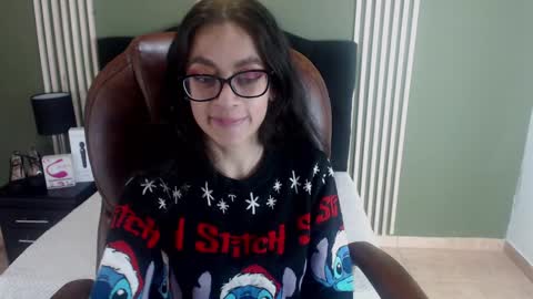Snapshot of desiring__angel chatting on 12-24-24, 07:06 Desiring Angel online show from 12-24-24, 07:06