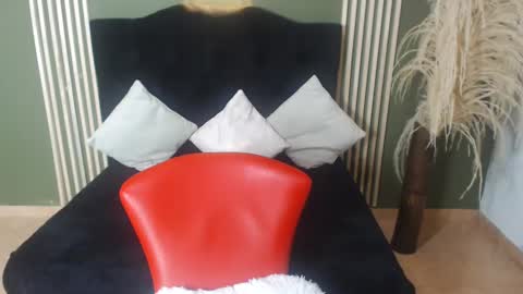 Snapshot of desiring__angel chatting on 01-17-25, 03:53 Desiring Angel online show from 01-17-25, 03:53