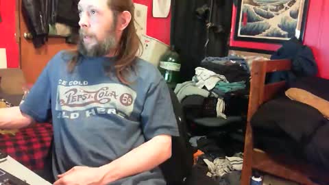 Snapshot of desolation2012 chatting on 01-19-25, 11:23 desolation2012 online show from 01-19-25, 11:23