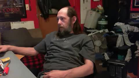 Snapshot of desolation2012 chatting on 01-27-25, 08:40 desolation2012 online show from 01-27-25, 08:40