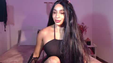 Snapshot of destinnemil chatting on 07-26-26, 10:44 Destinne Mill online show from 07-26-26, 10:44