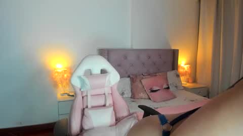 destinysweet21 online show from 10-10-25, 11:04