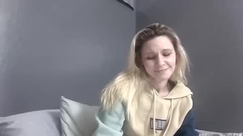 desturbingdetale699 online show from 12-23-24, 04:33