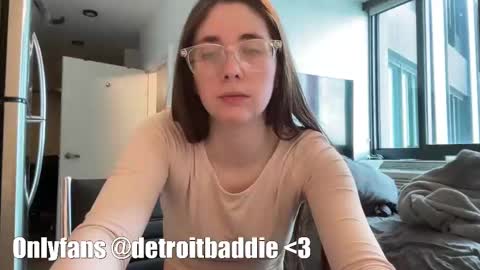 Snapshot of detroitbaddie chatting on 02-22-25, 03:47 detroitbaddie online show from 02-22-25, 03:47